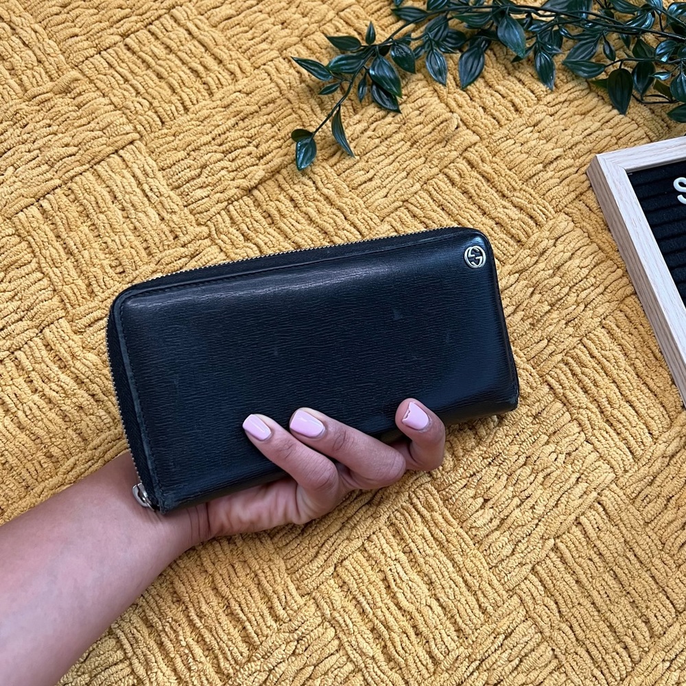 Authentic Black Gucci Slim Wallet